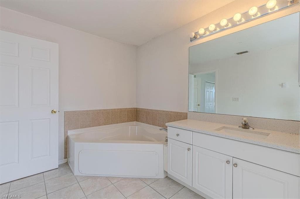 2526 2nd Pl, Cape Coral, FL 33909-19