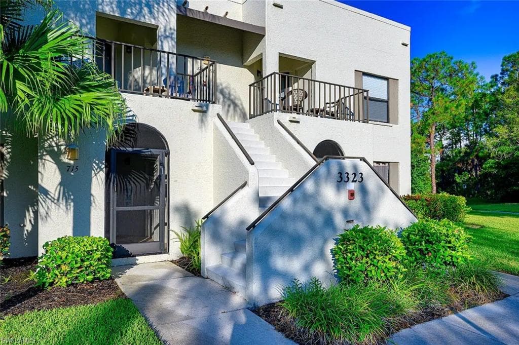 3323 Olympic Dr 726, Naples, FL 34105-2