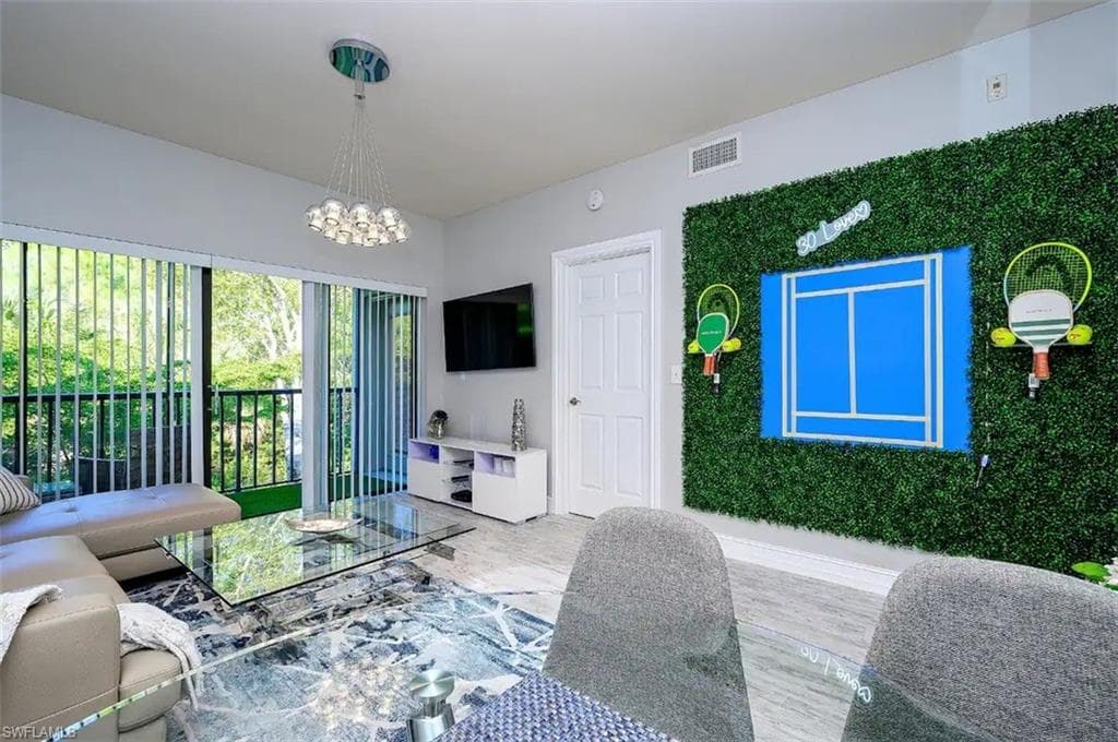 3323 Olympic Dr 726, Naples, FL 34105-3