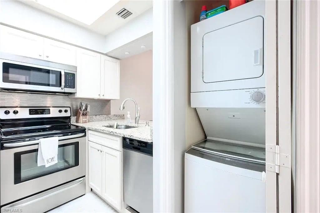3323 Olympic Dr 726, Naples, FL 34105-6