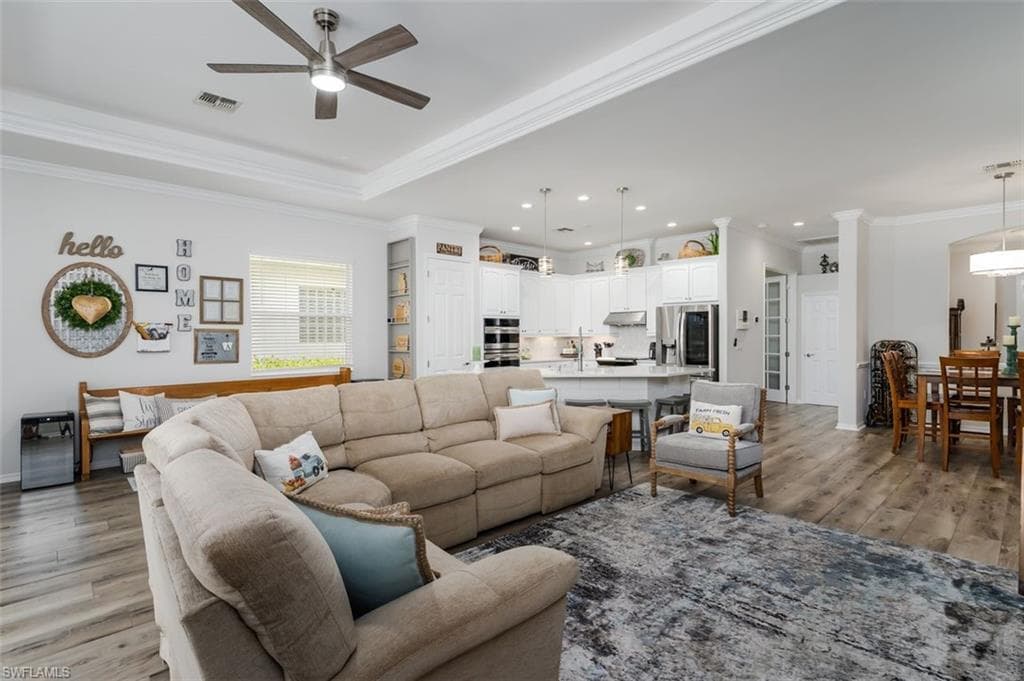 3633 Grand Cypress Dr, Naples, FL 34119-9