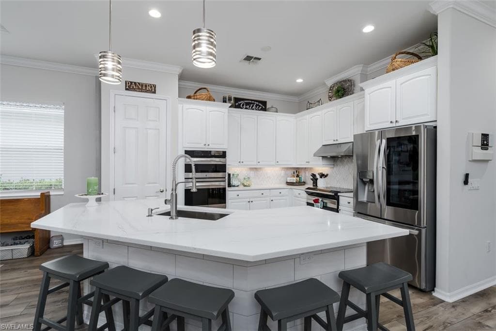 3633 Grand Cypress Dr, Naples, FL 34119-13