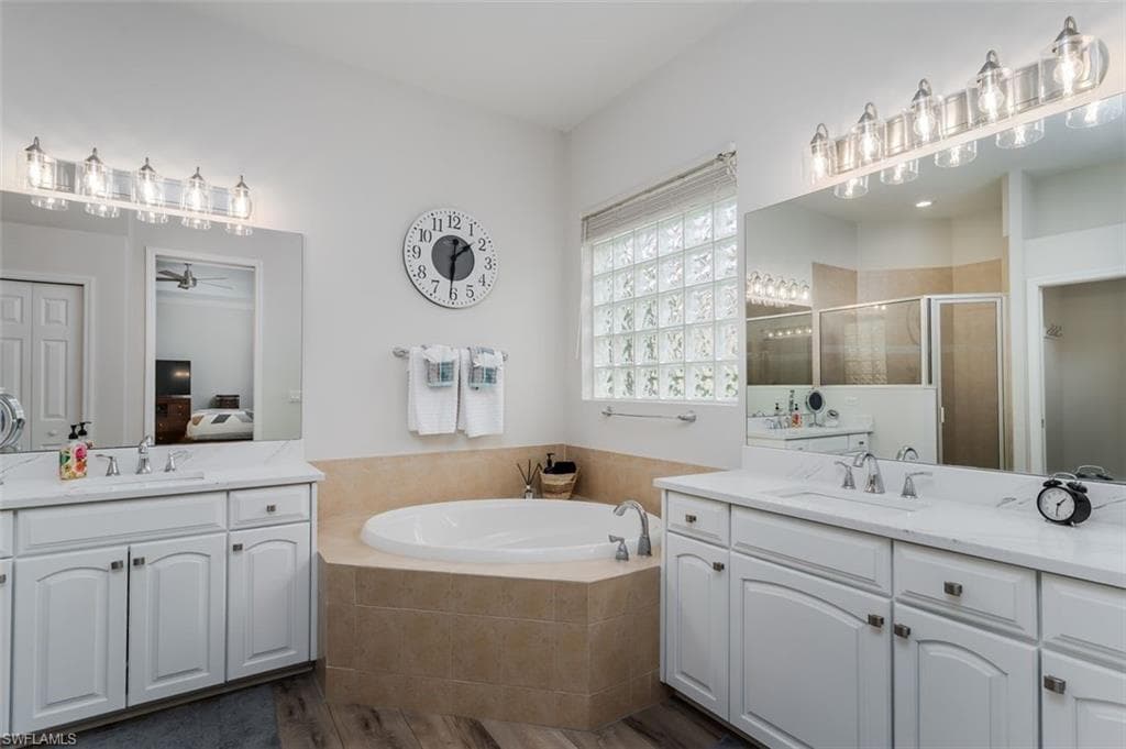 3633 Grand Cypress Dr, Naples, FL 34119-16