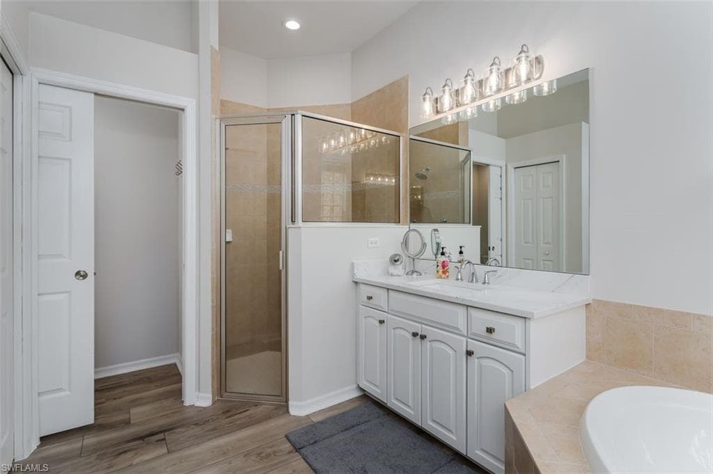 3633 Grand Cypress Dr, Naples, FL 34119-17