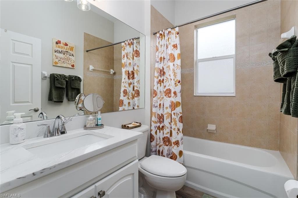 3633 Grand Cypress Dr, Naples, FL 34119-20