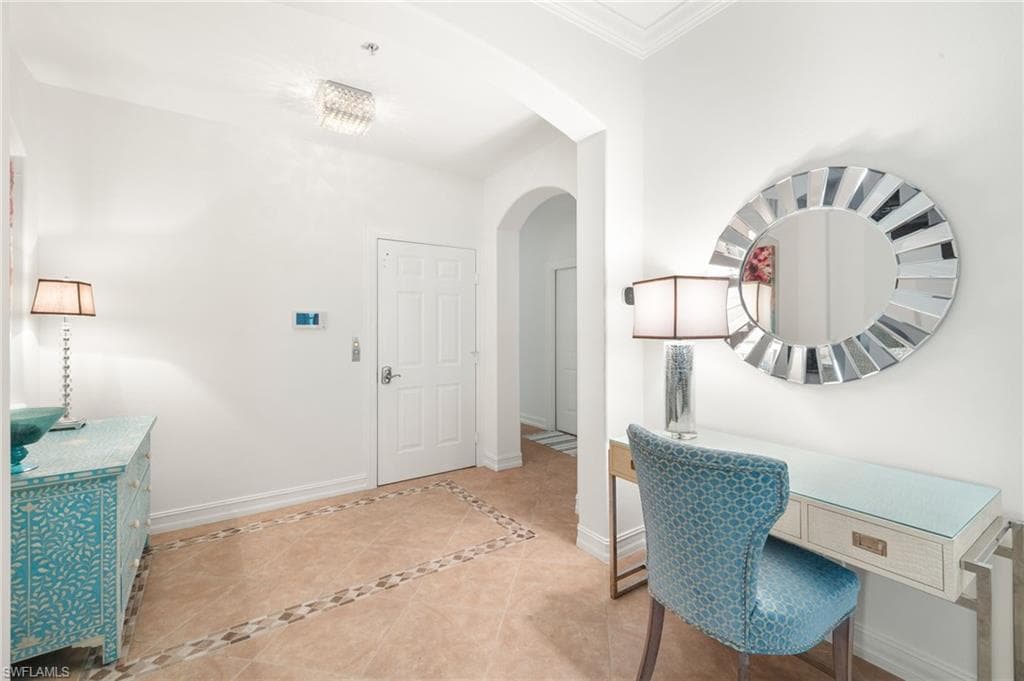 2847 Tiburon Blvd E 102, Naples, FL 34109-10