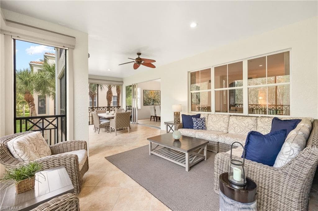 2847 Tiburon Blvd E 102, Naples, FL 34109-25