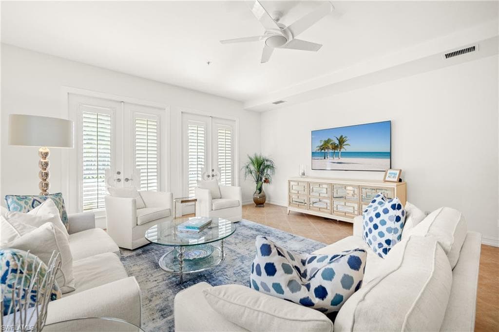 2847 Tiburon Blvd E 102, Naples, FL 34109-1