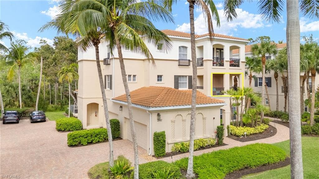 2847 Tiburon Blvd E 102, Naples, FL 34109-29