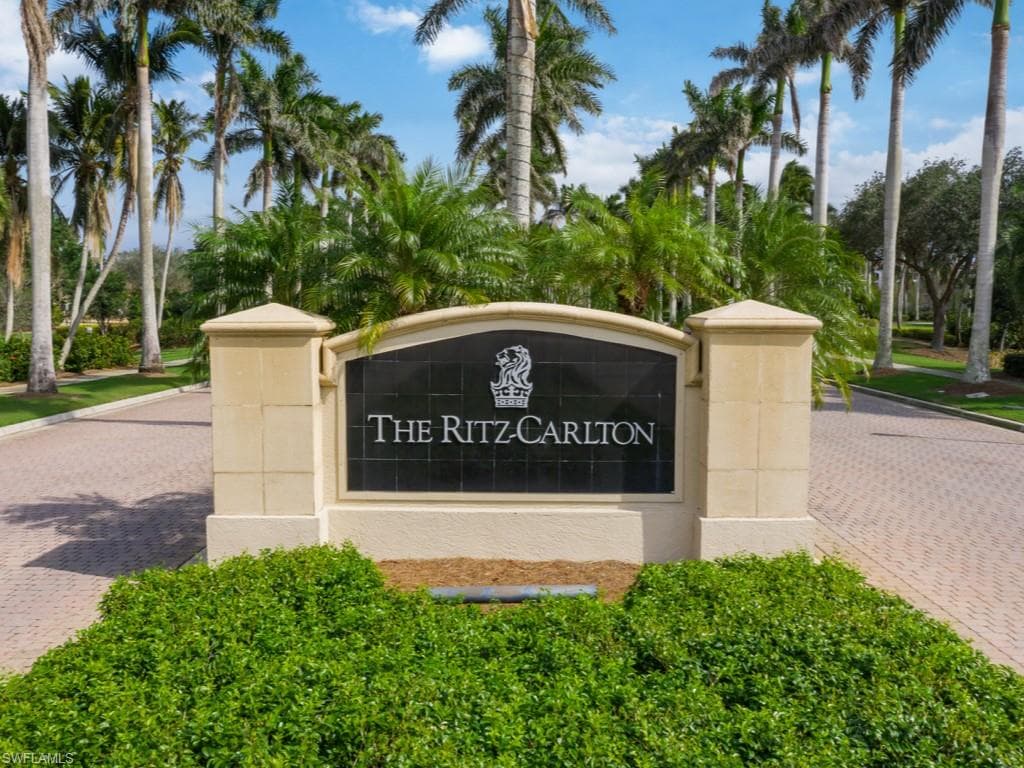 2847 Tiburon Blvd E 102, Naples, FL 34109-38