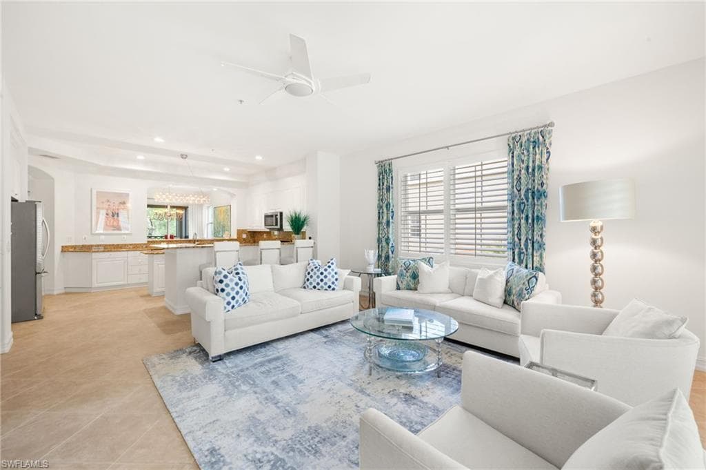 2847 Tiburon Blvd E 102, Naples, FL 34109-4