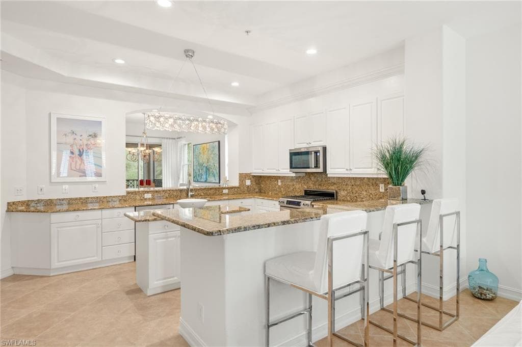 2847 Tiburon Blvd E 102, Naples, FL 34109-5