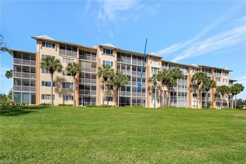 300 Horse Creek Dr 205, Naples, FL 34110-17