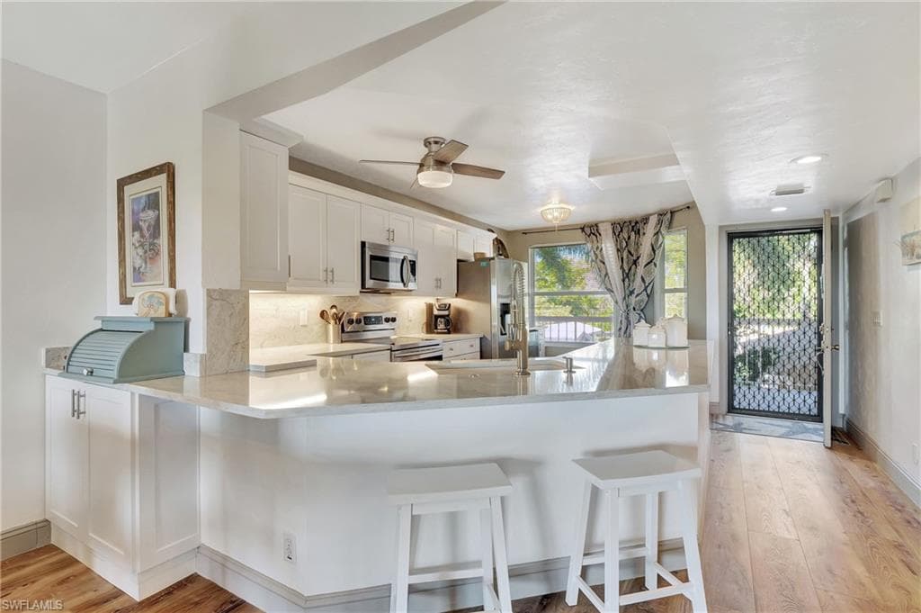 300 Horse Creek Dr 205, Naples, FL 34110-3