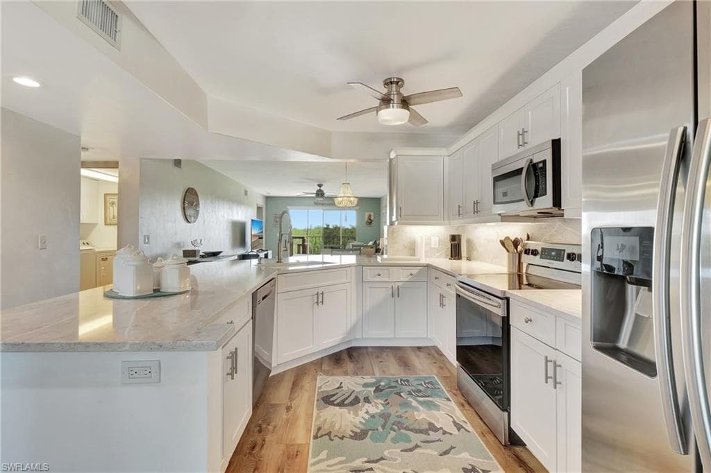 300 Horse Creek Dr 205, Naples, FL 34110-5