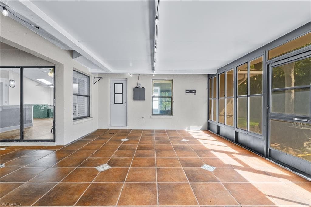 1828 18th Ter, Cape Coral, FL 33991-23