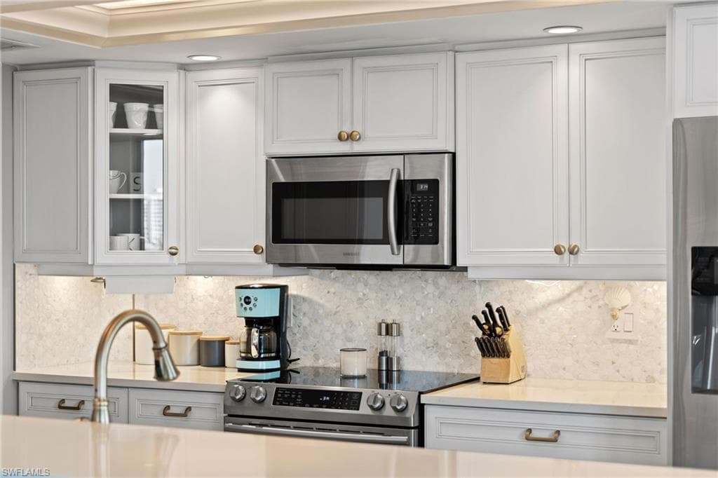 10482 Gulf Shore Dr 261, Naples, FL 34108-8