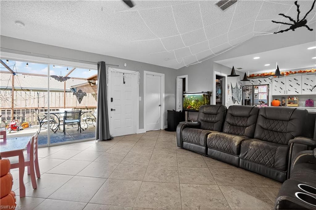 6310 Royal Woods Dr, Fort Myers, FL 33908-25