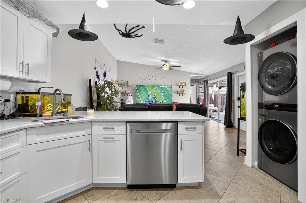 6310 Royal Woods Dr, Fort Myers, FL 33908-6