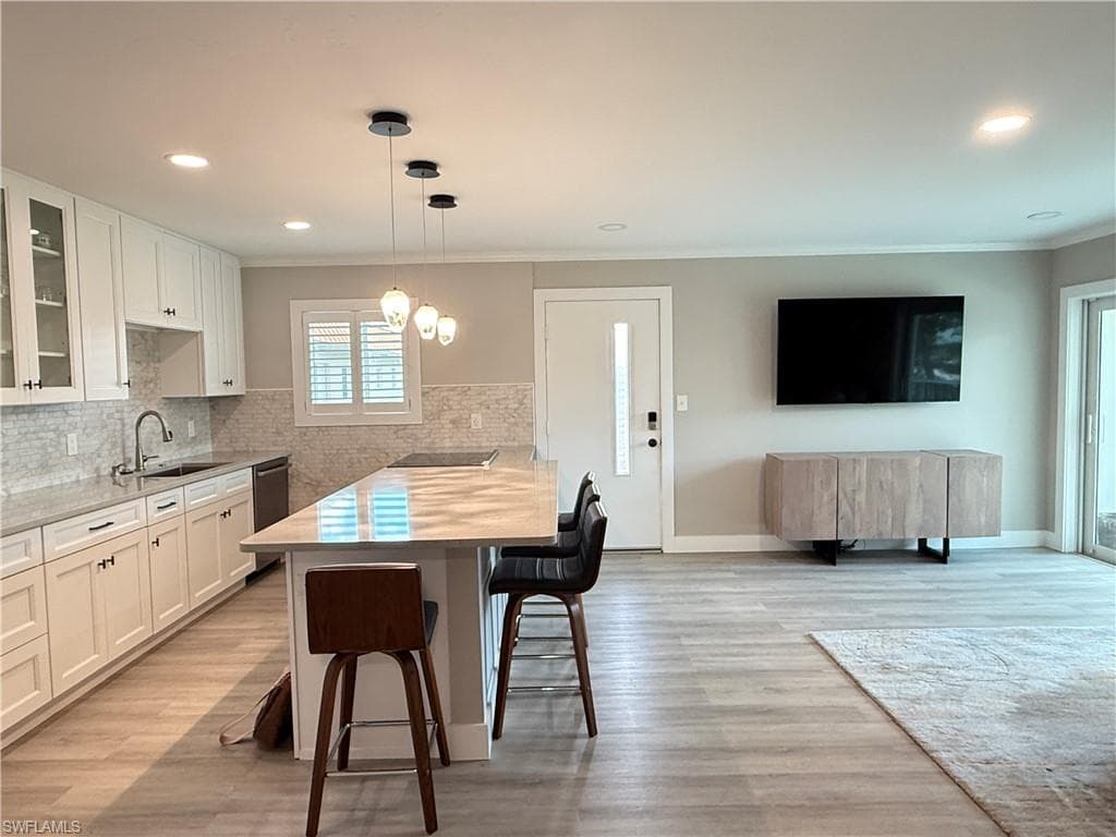 1100 Gulf Shore Blvd N 301, Naples, FL 34102-5