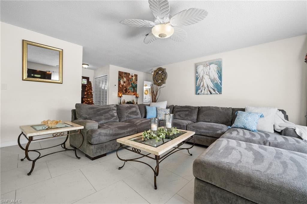 4251 Island Cir 3, Fort Myers, FL 33919-15