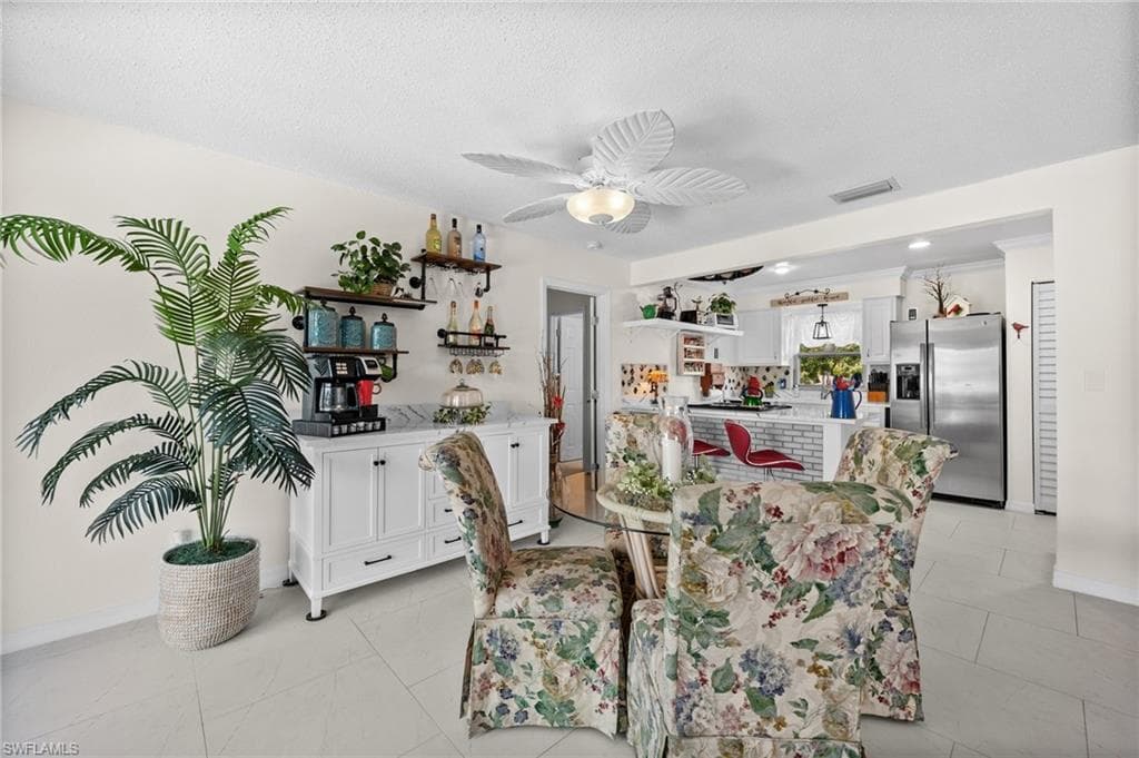 4251 Island Cir 3, Fort Myers, FL 33919-17