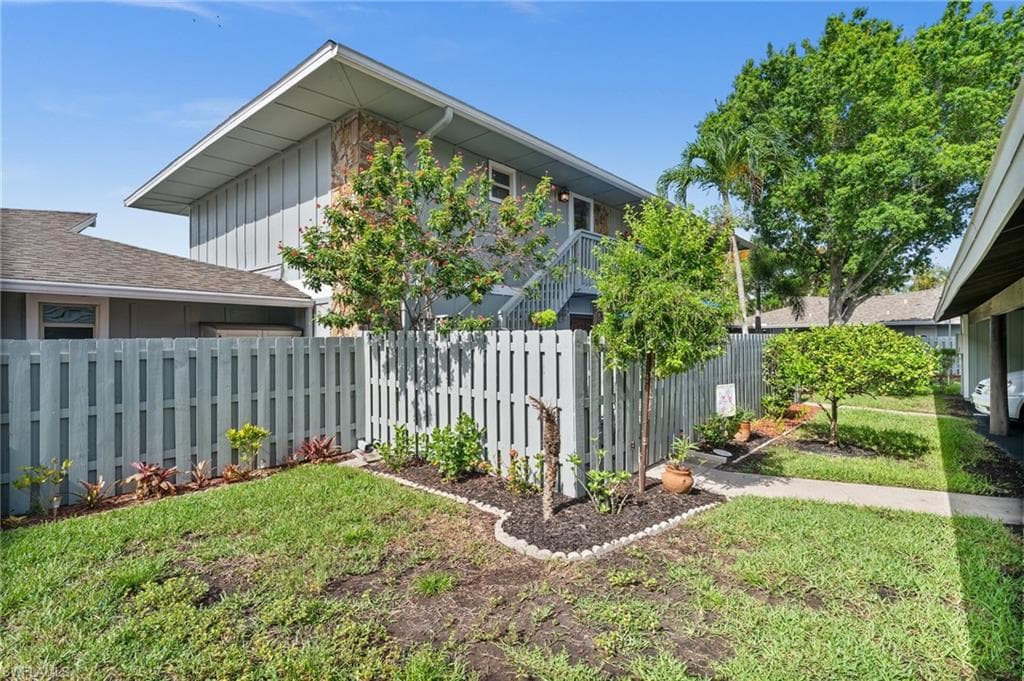 4251 Island Cir 3, Fort Myers, FL 33919-40