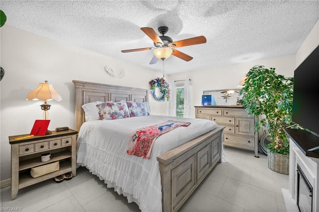 4251 Island Cir 3, Fort Myers, FL 33919-5