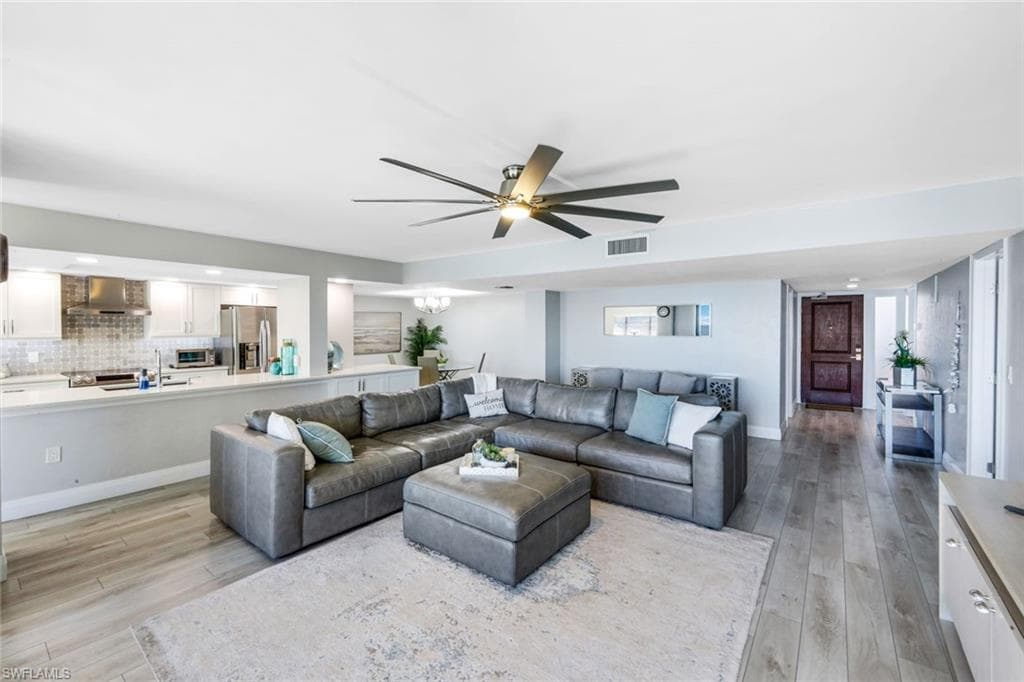 10951 Gulf Shore Dr 1202, Naples, FL 34108-2