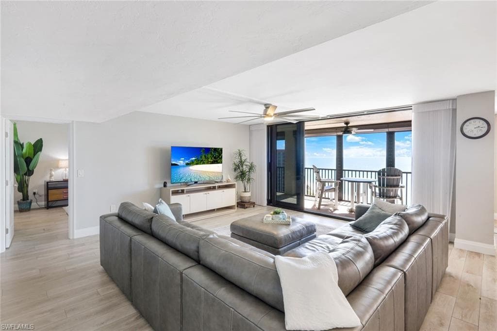 10951 Gulf Shore Dr 1202, Naples, FL 34108-3