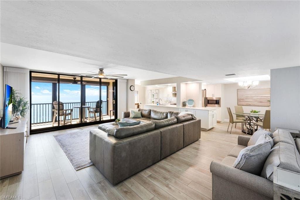 10951 Gulf Shore Dr 1202, Naples, FL 34108-4