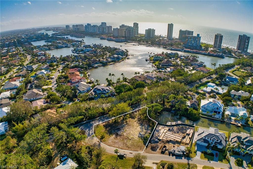 5037 Starfish Ave, Naples, FL 34103-5