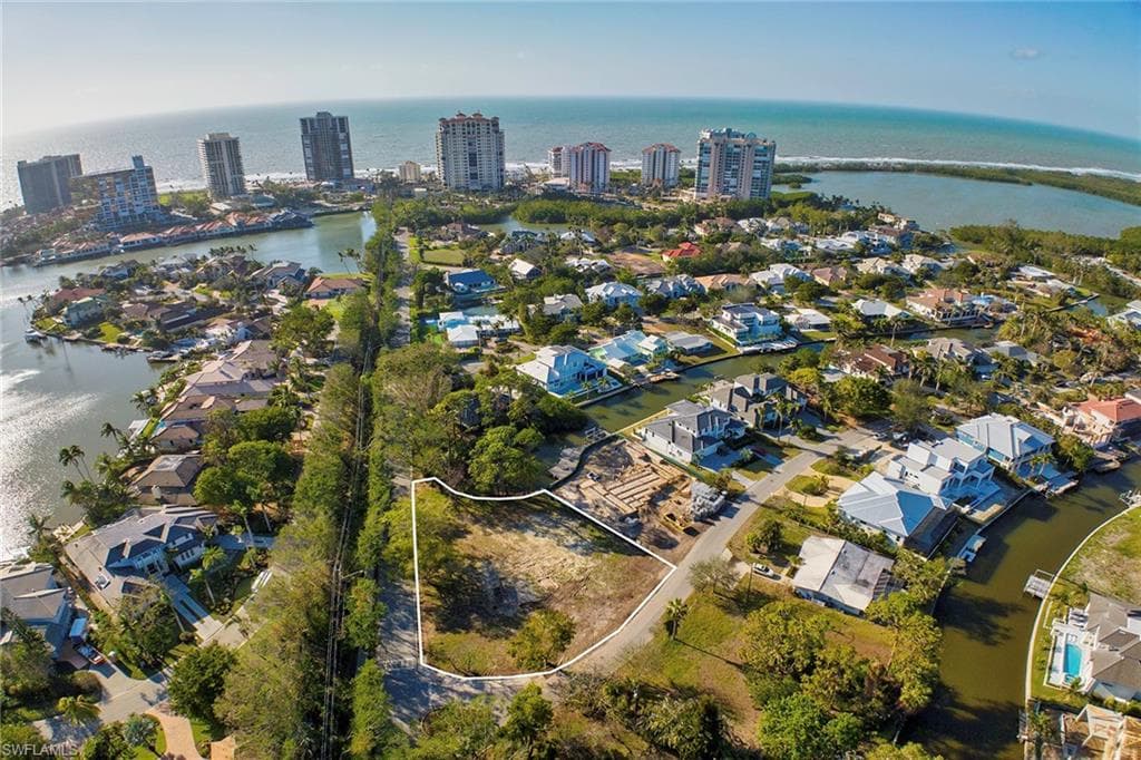 5037 Starfish Ave, Naples, FL 34103-6