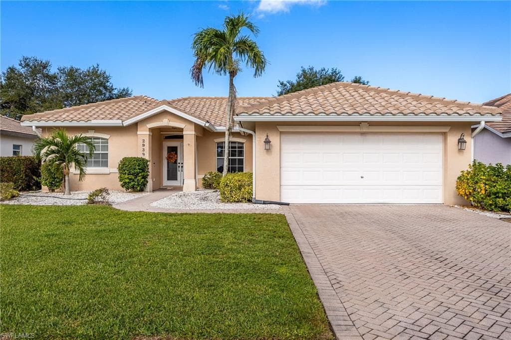 2939 Orange Grove Trl, Naples, FL 34120-1