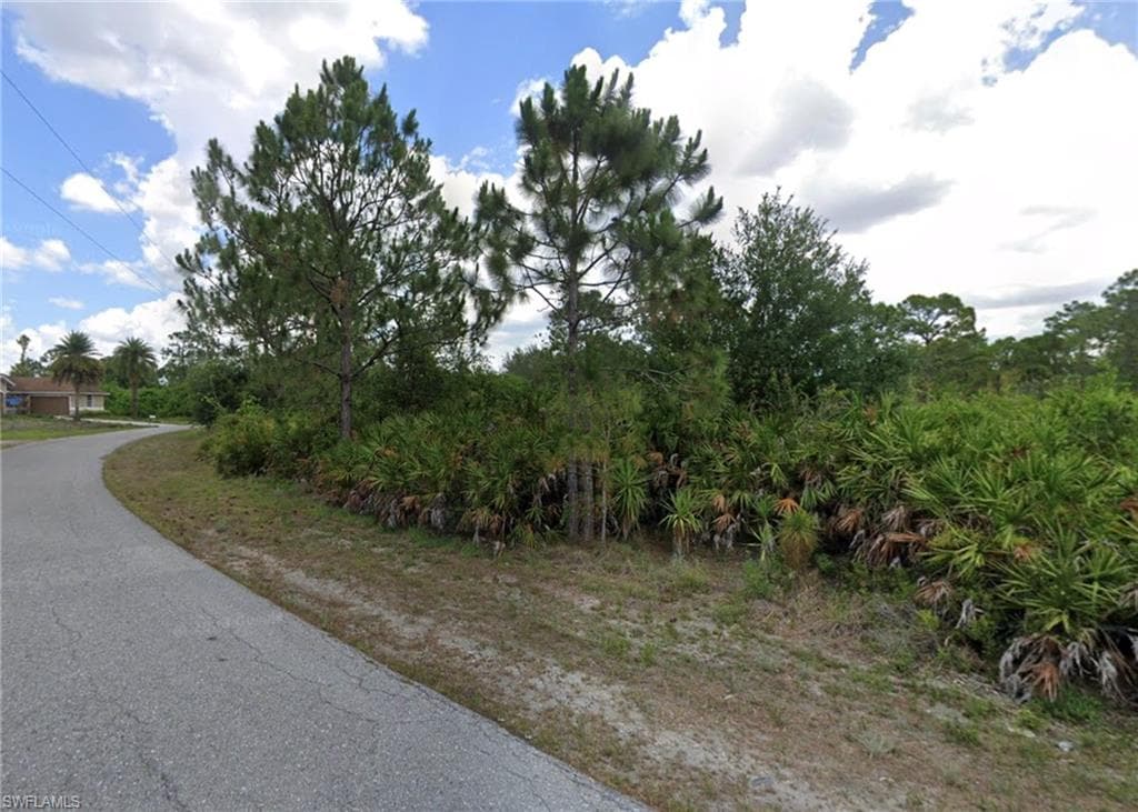 905 Kanuga St E, Lehigh Acres, fl 33974-2