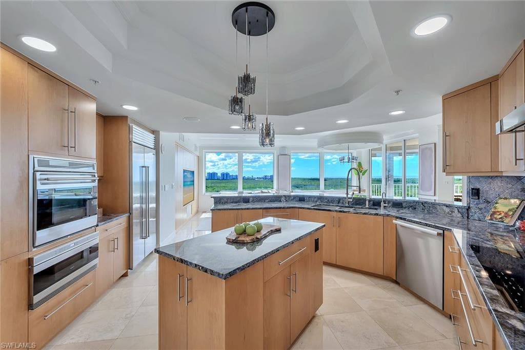 425 Dockside Dr 804, Naples, FL 34110-18