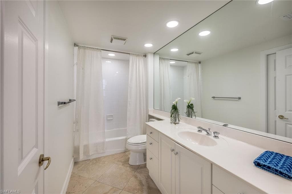 425 Dockside Dr 804, Naples, FL 34110-27