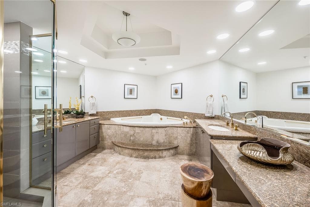 425 Dockside Dr 804, Naples, FL 34110-31