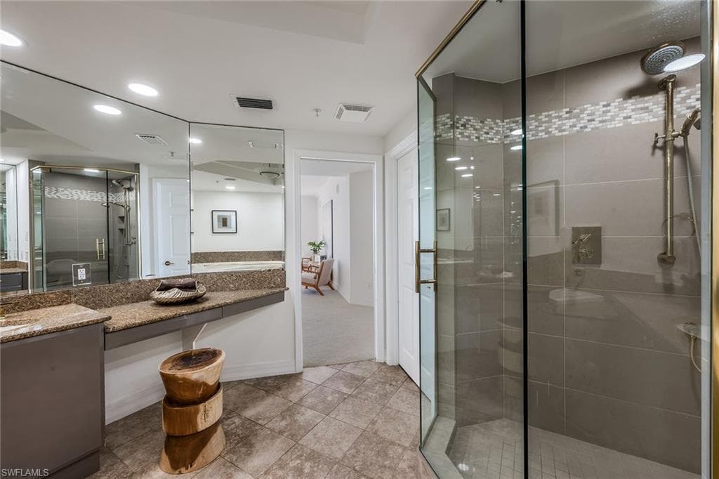 425 Dockside Dr 804, Naples, FL 34110-32