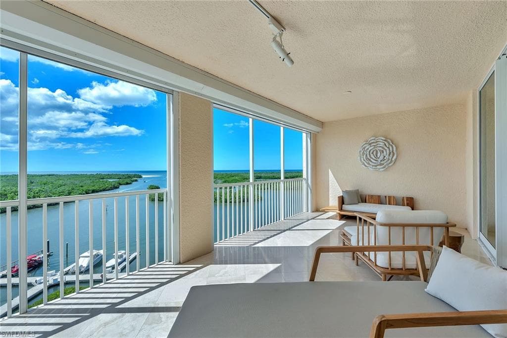 425 Dockside Dr 804, Naples, FL 34110-44