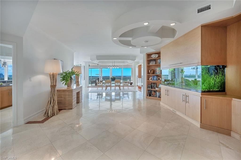 425 Dockside Dr 804, Naples, FL 34110-3