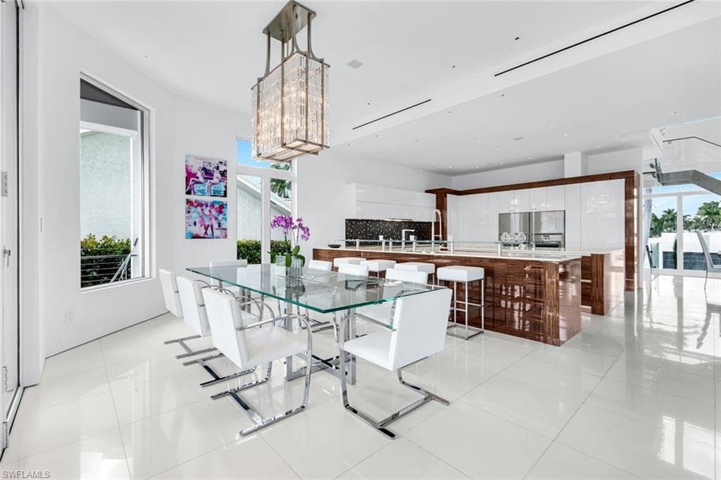 260 Channel Dr, Naples, FL 34108-10