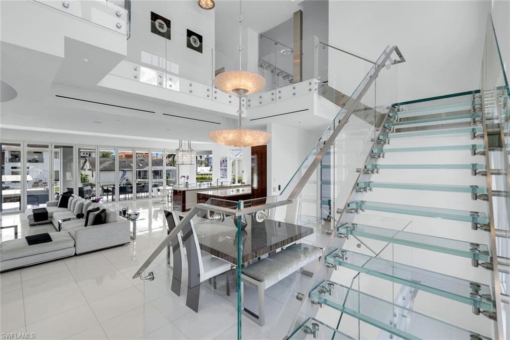 260 Channel Dr, Naples, FL 34108-15