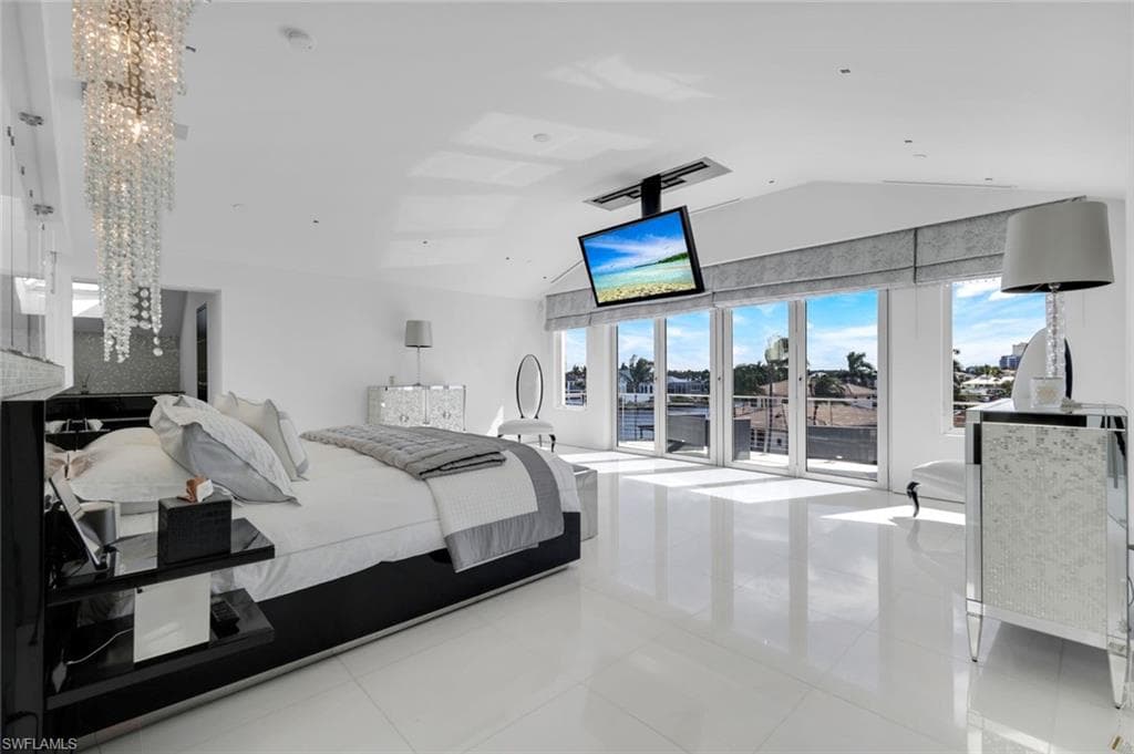 260 Channel Dr, Naples, FL 34108-16