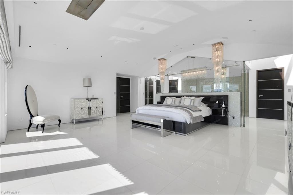 260 Channel Dr, Naples, FL 34108-17