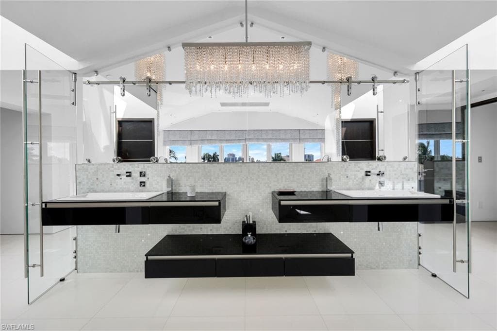 260 Channel Dr, Naples, FL 34108-19