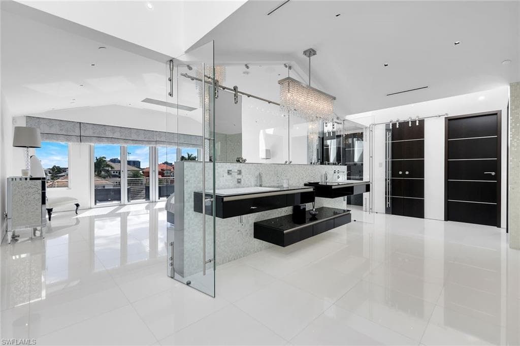 260 Channel Dr, Naples, FL 34108-20