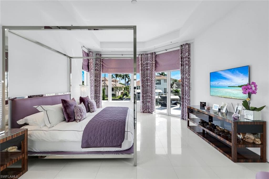 260 Channel Dr, Naples, FL 34108-24