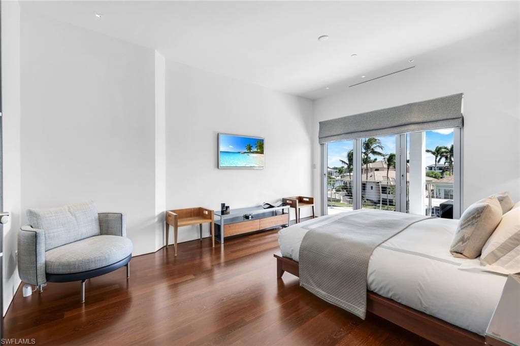 260 Channel Dr, Naples, FL 34108-26