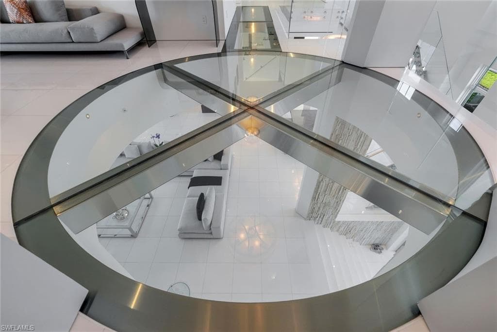 260 Channel Dr, Naples, FL 34108-35